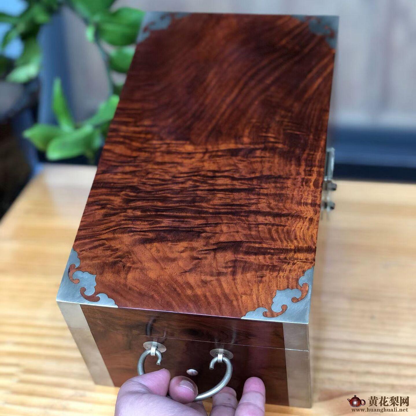 海南黄花梨独板首饰盒